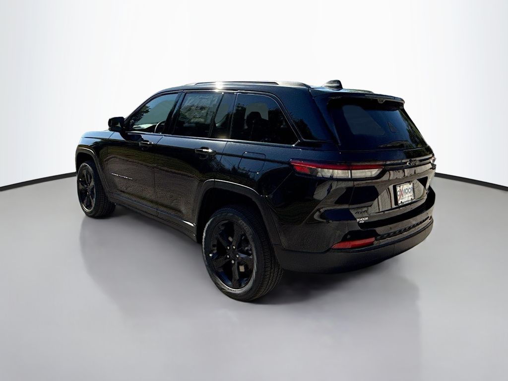 2025 Jeep Grand Cherokee Limited photo 4