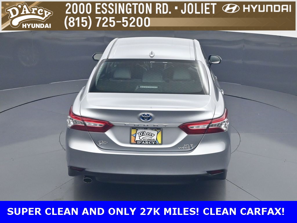 2020 Toyota Camry Hybrid XLE photo 18