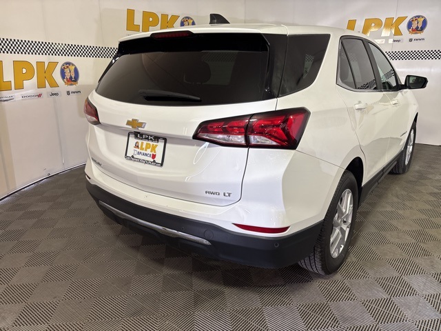 2024 Chevrolet Equinox LT photo 3