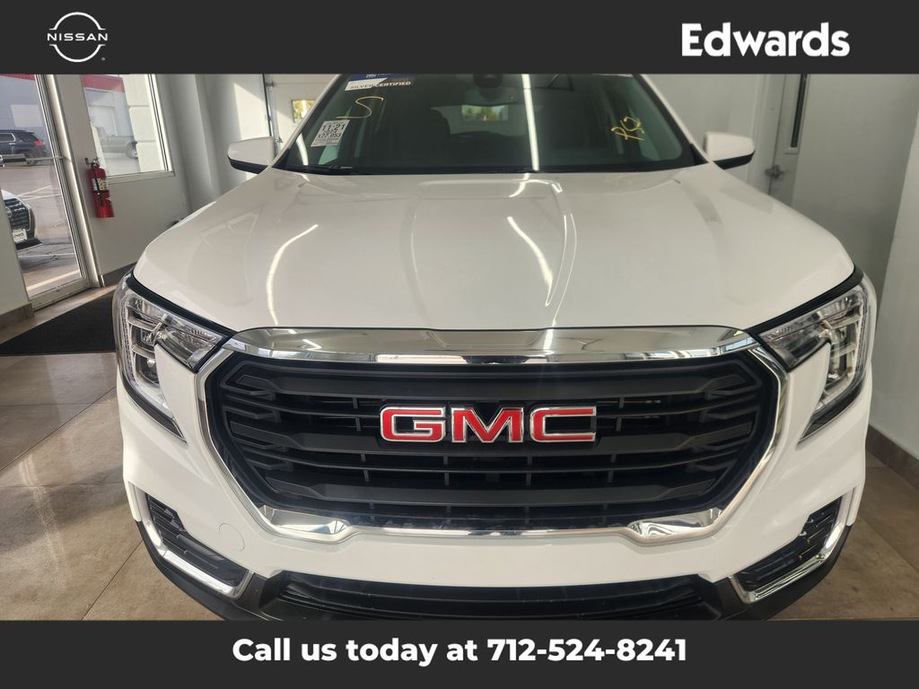 2024 Gmc Terrain SLE photo 3