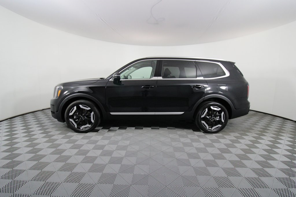 2023 Kia Telluride EX photo 2
