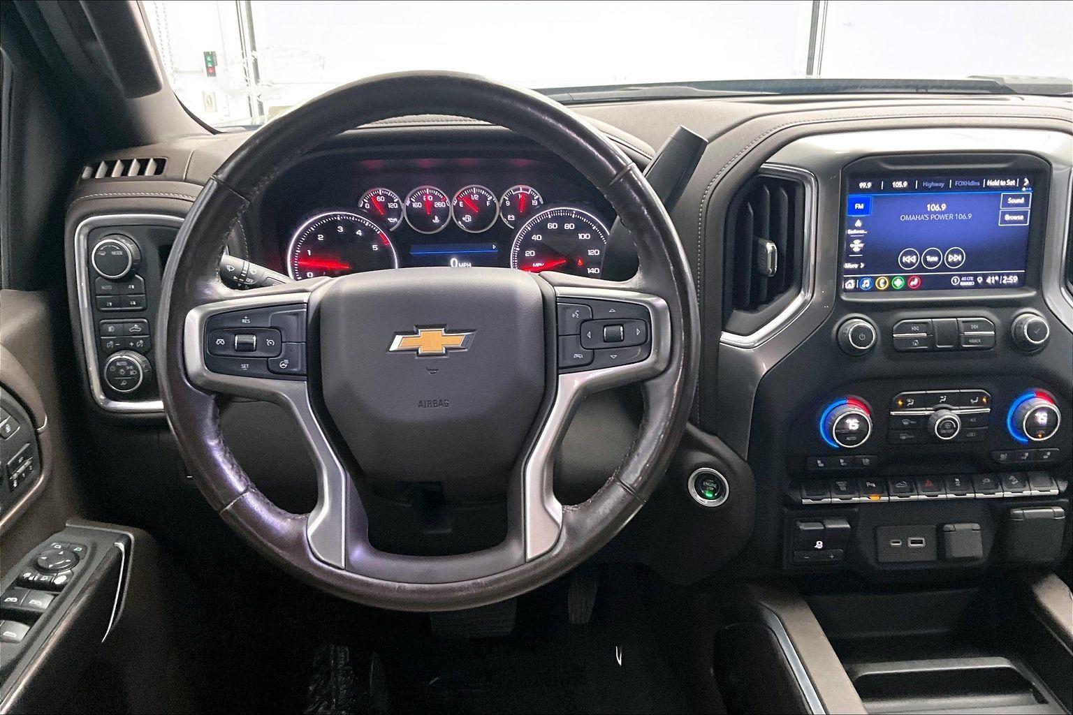 2023 Chevrolet Silverado 3500HD LTZ photo 3