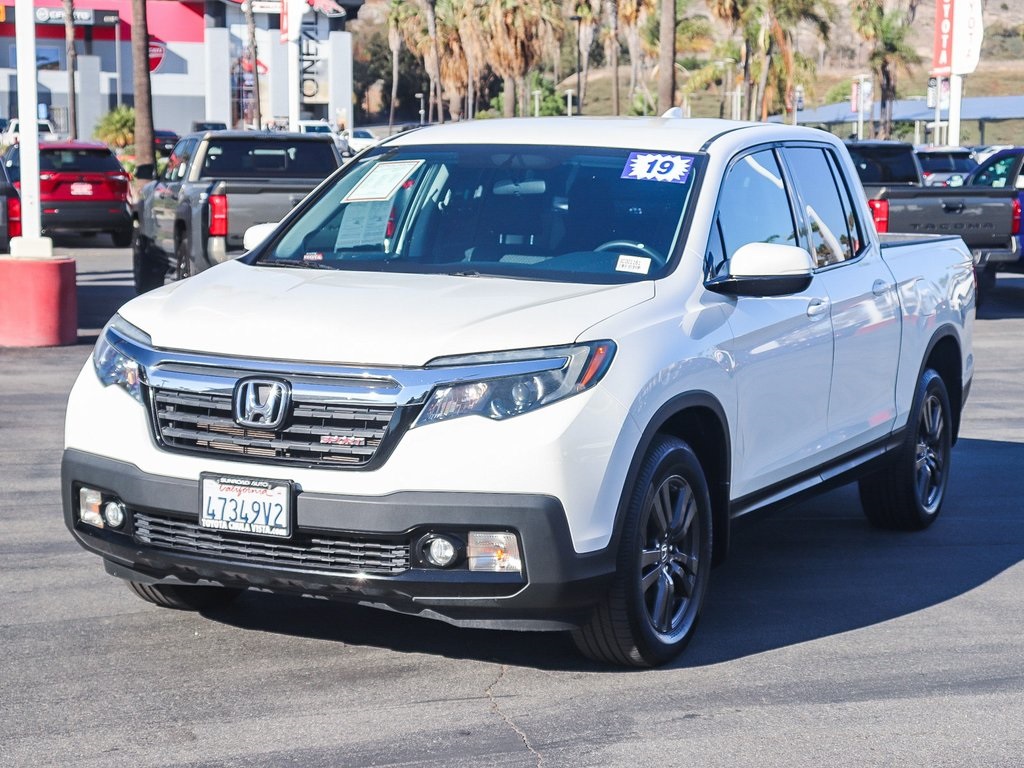 2019 Honda Ridgeline Sport photo 3