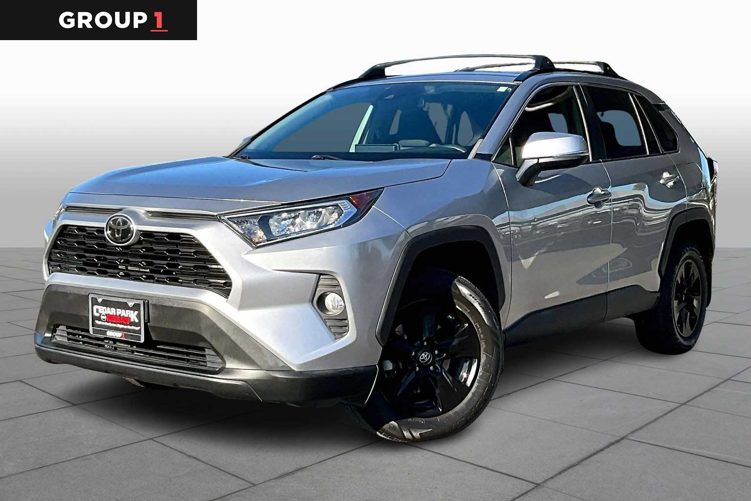2021 Toyota RAV4 XLE's photo