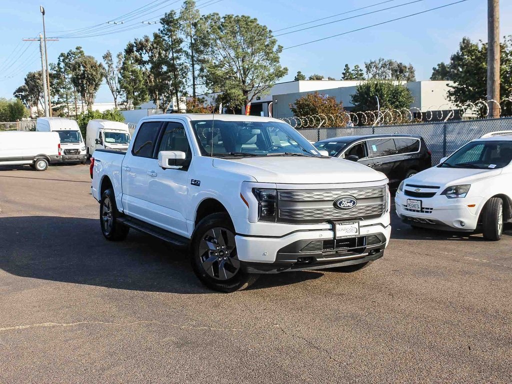 2025 Ford F-150 Lightning Lariat's photo
