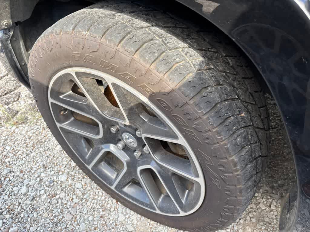 2019 Ram 1500 Laramie photo 6