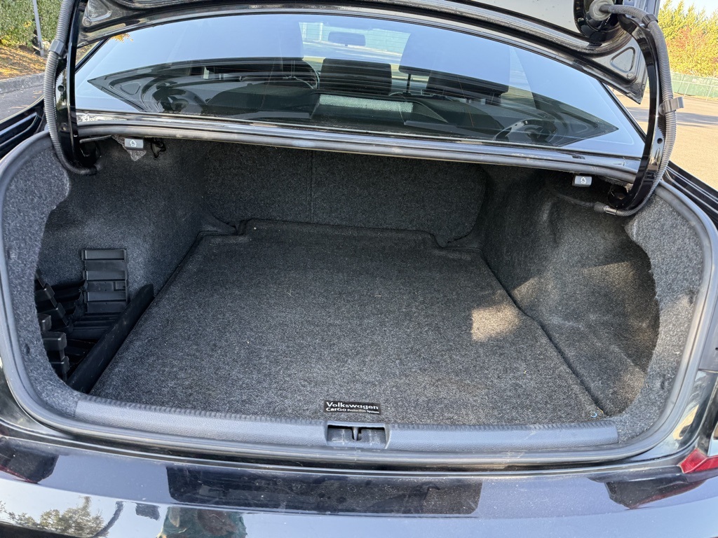 2016 Volkswagen Passat R-Line photo 19