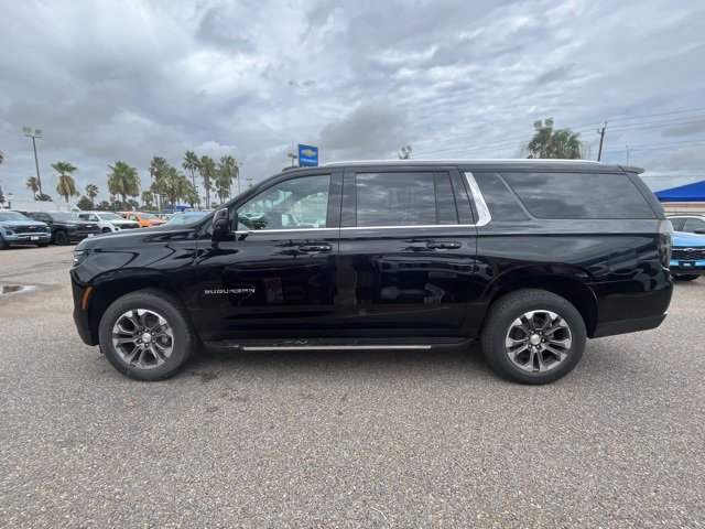 2025 Chevrolet Suburban LT photo 4