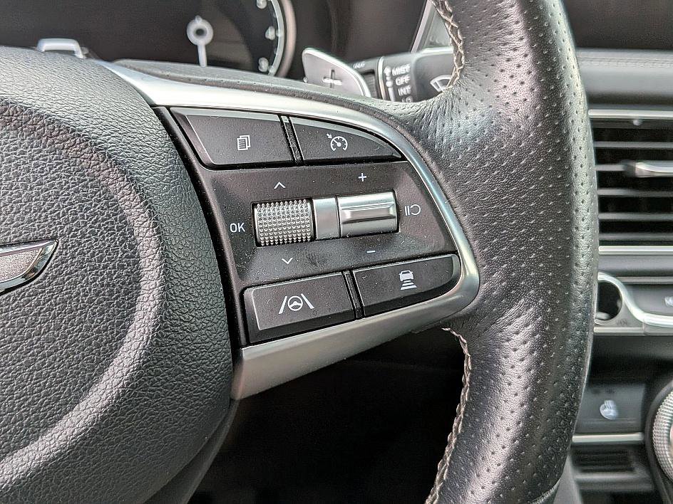 2023 Genesis G70 2.0T photo 17