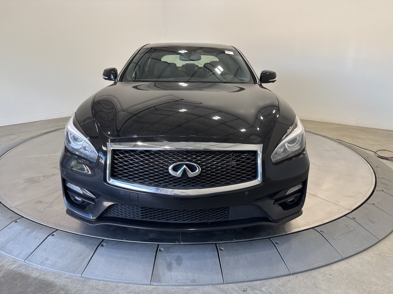 2018 Infiniti Q70 3.7 Luxe photo 2