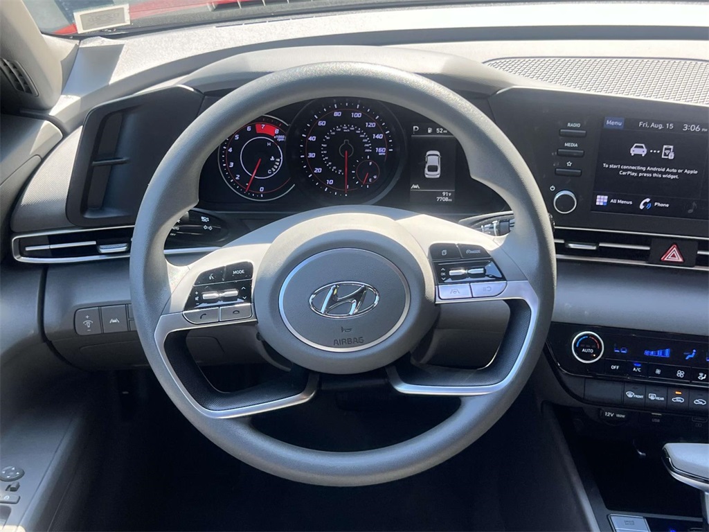 2023 Hyundai Elantra SEL photo 13