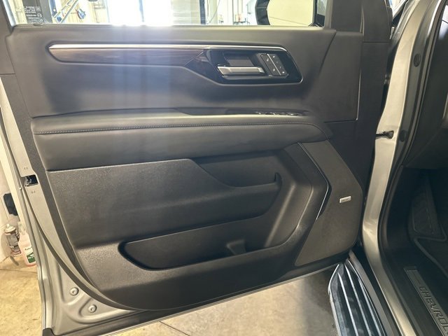 2025 Chevrolet Tahoe LT photo 9