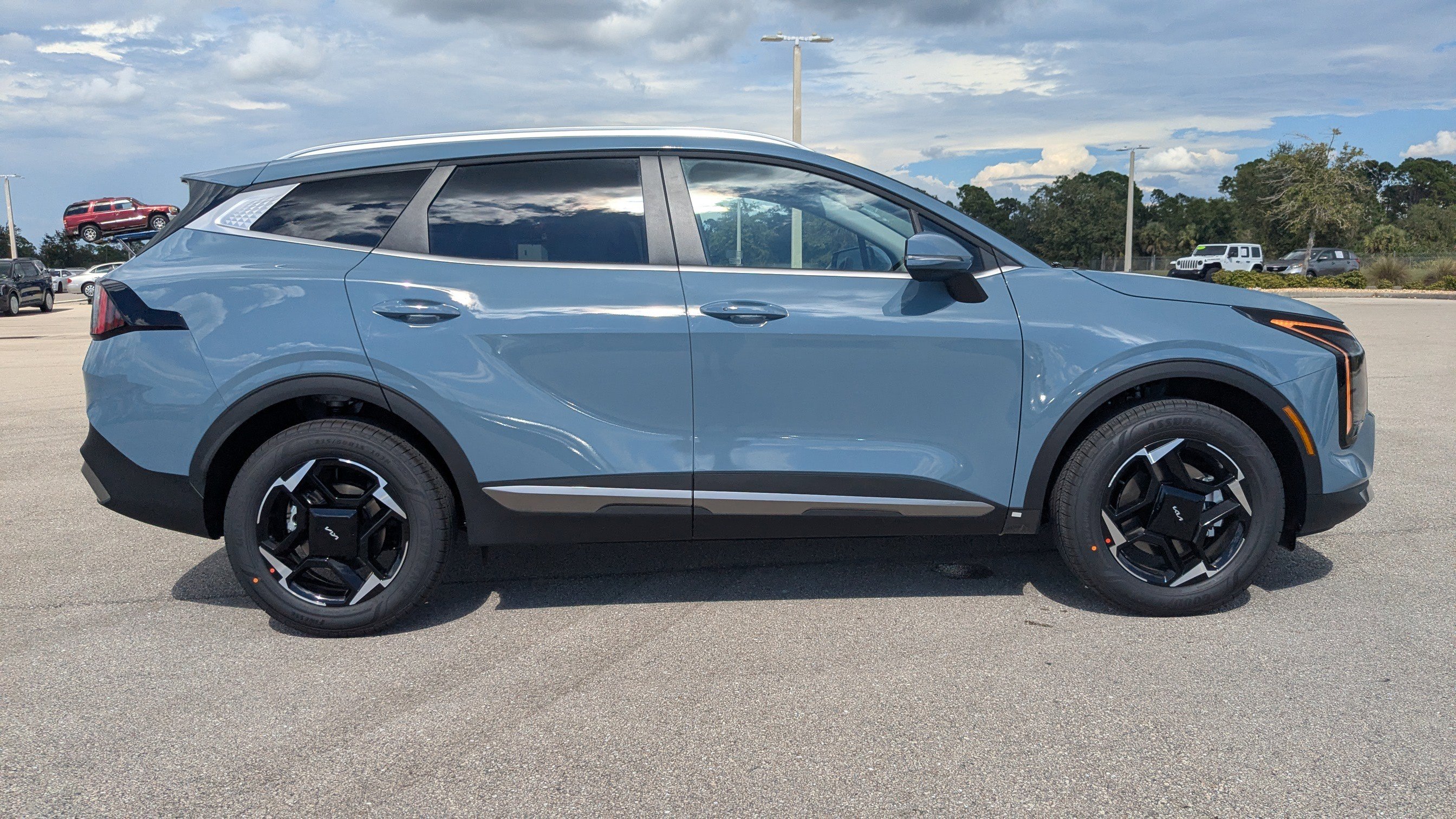 2026 Kia Sportage Hybrid EX photo 4