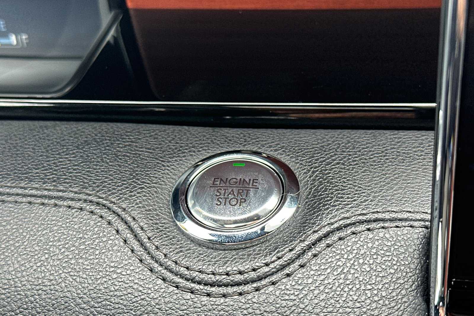 2024 Lincoln Navigator L Reserve photo 23