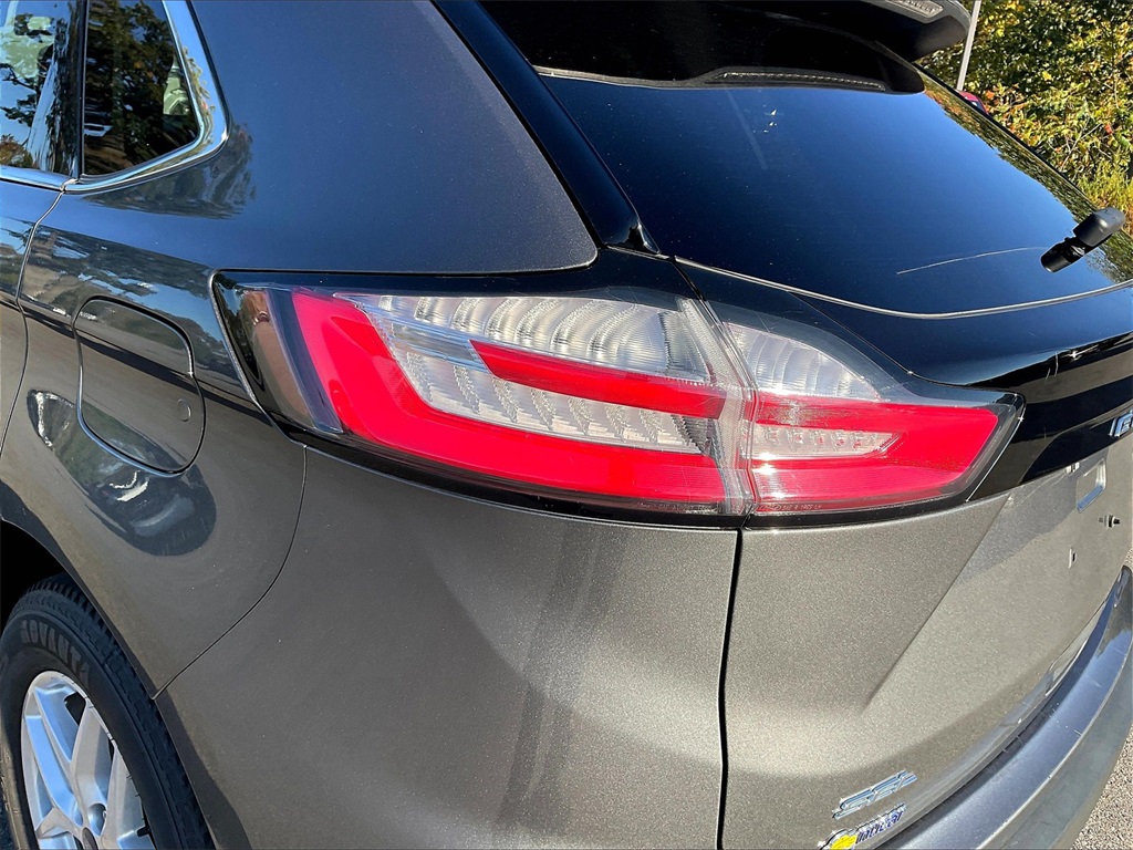 2022 Ford Edge SEL photo 29