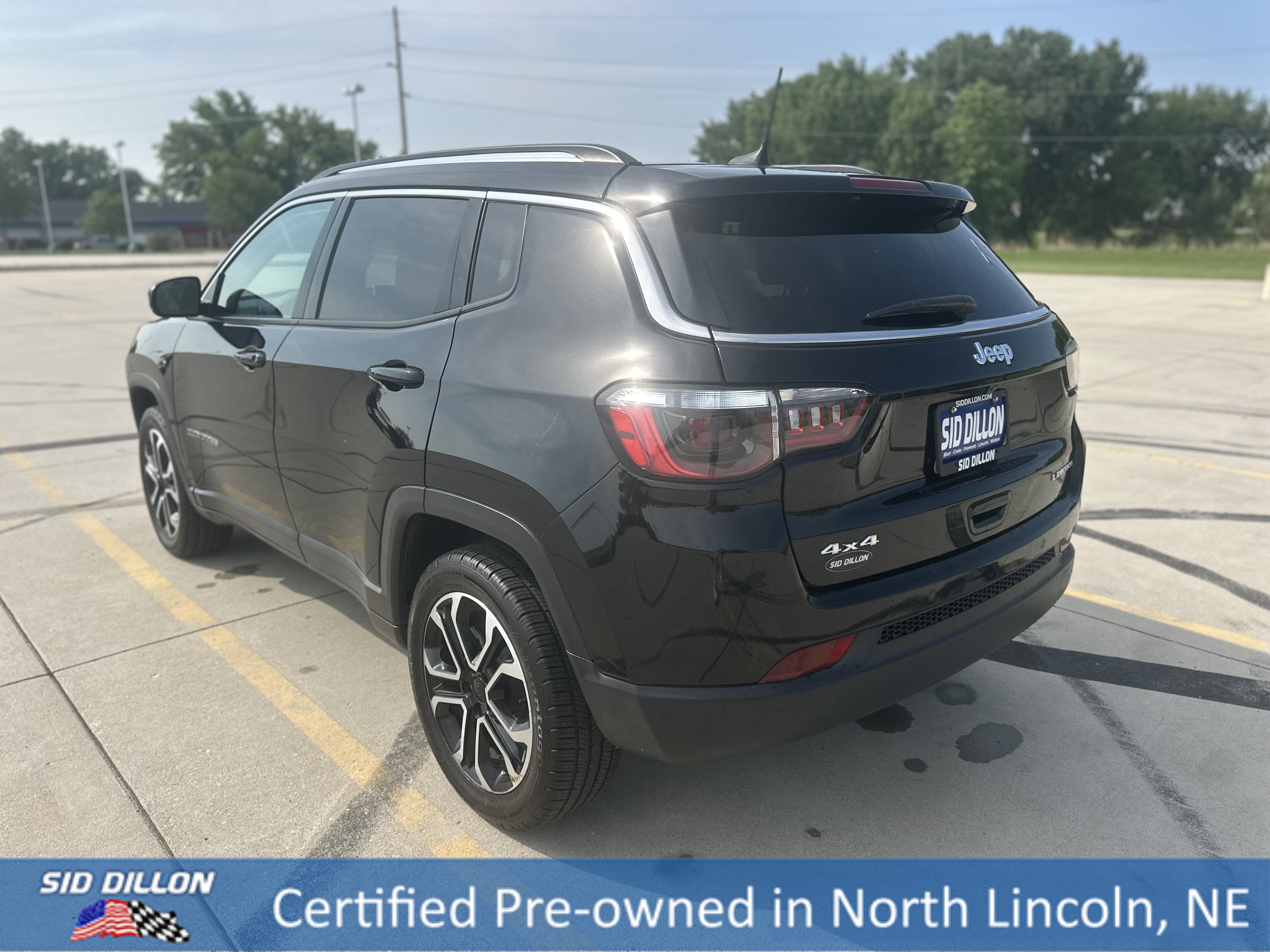 2022 Jeep Compass Limited photo 2