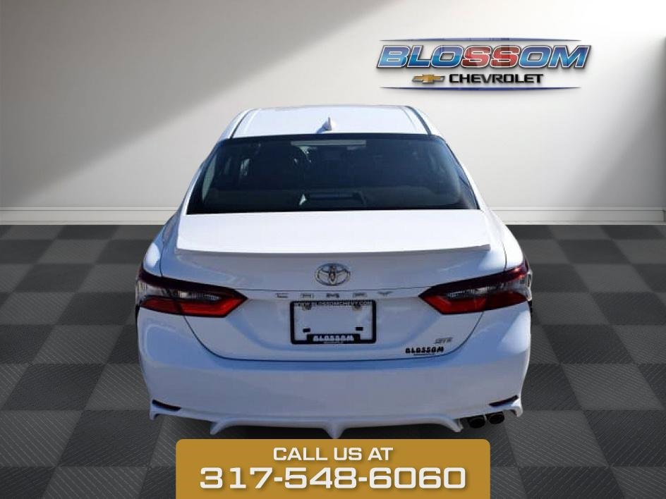 2024 Toyota Camry SE photo 6