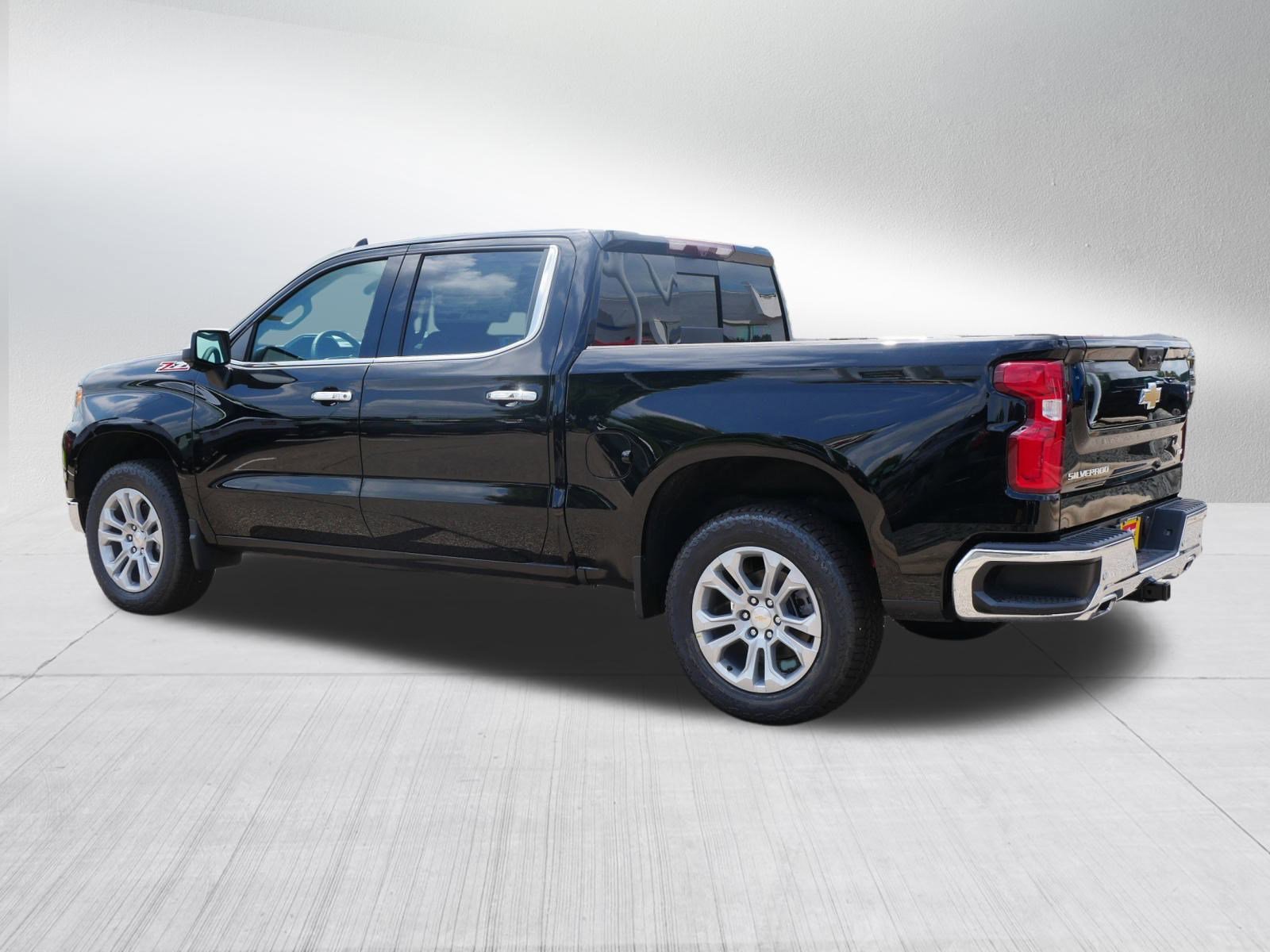 2025 Chevrolet Silverado 1500 LTZ photo 2