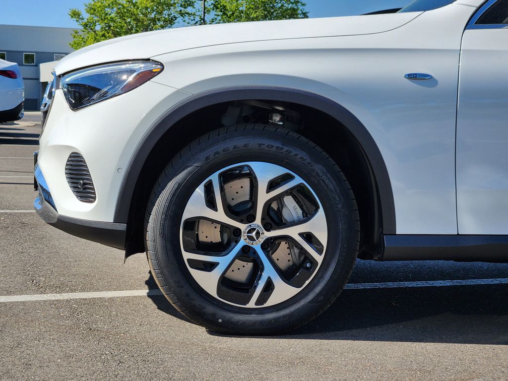 2025 Mercedes Benz GLC 350e 4MATIC photo 3