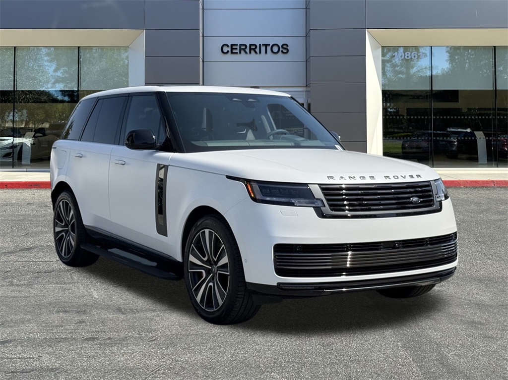 2025 Land Rover Range Rover SV photo 3