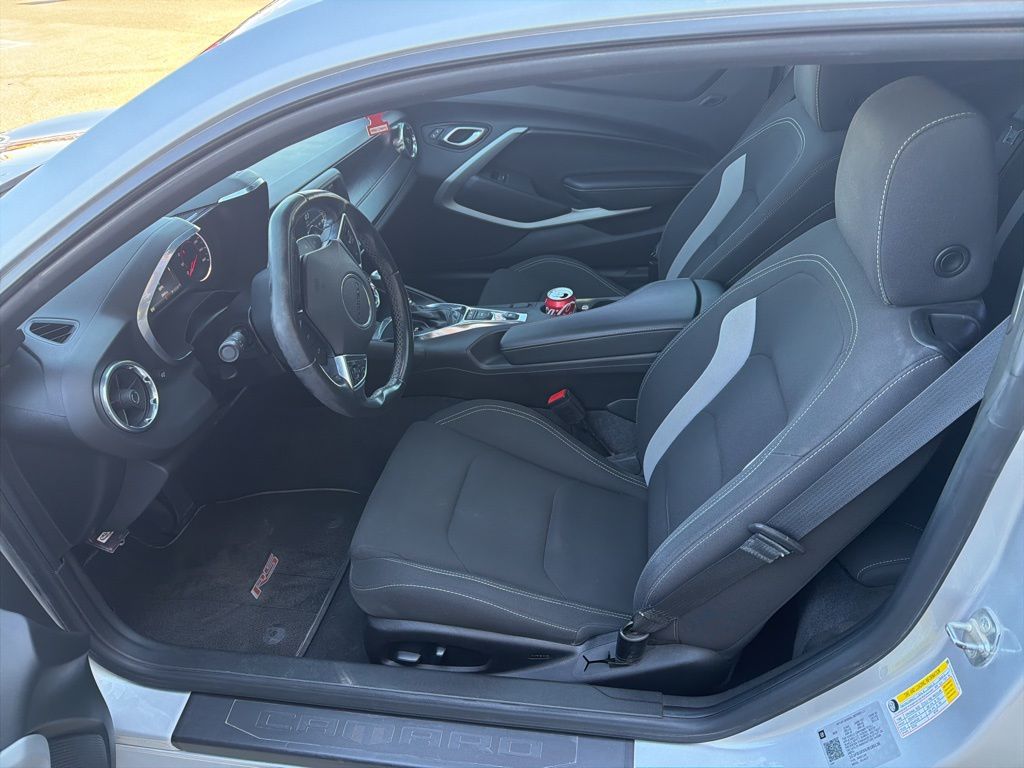 2018 Chevrolet Camaro 1LT photo 18