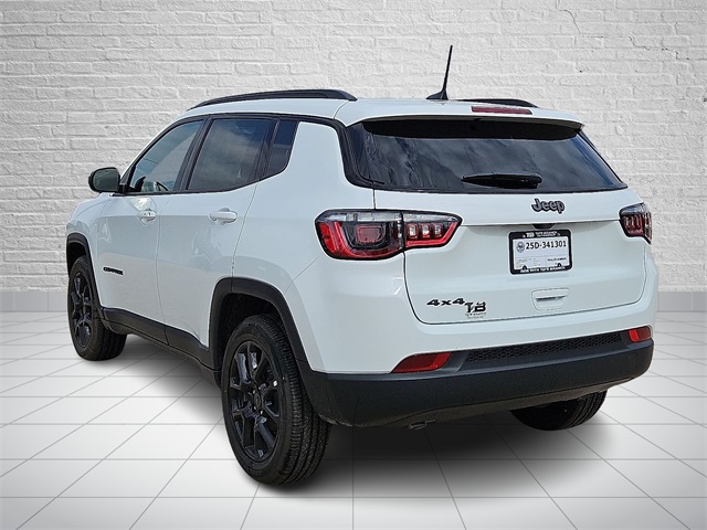 2026 Jeep Compass Latitude photo 3