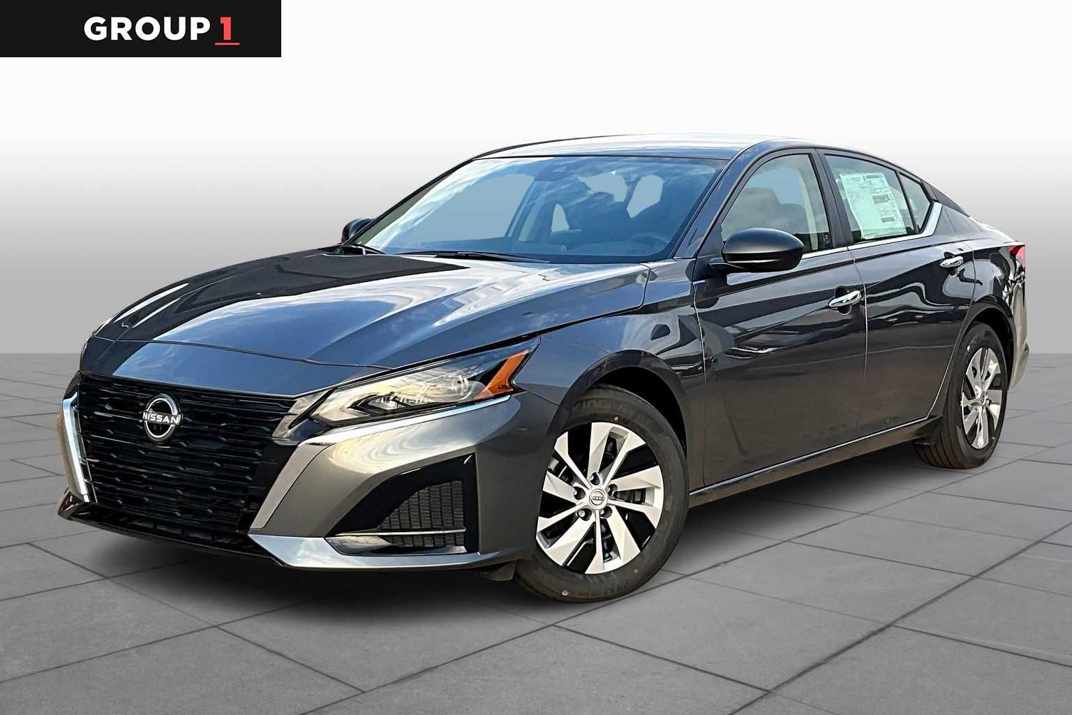 2025 Nissan Altima S's photo