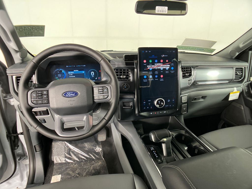2025 Ford F-150 Lightning photo 14