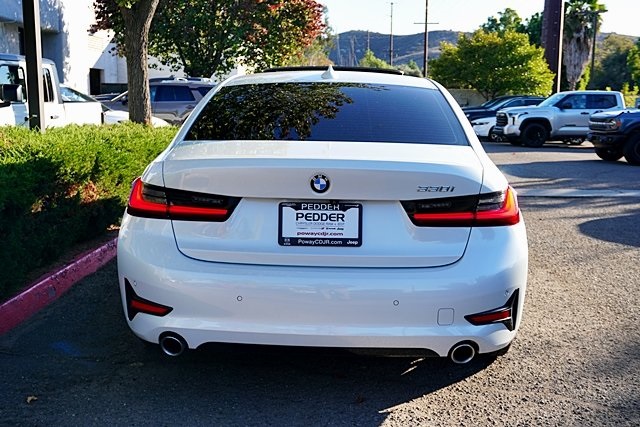 Used 2022 White BMW 330i image 9