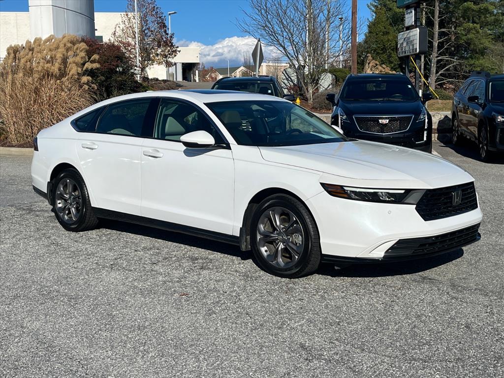 2023 Honda Accord Hybrid EX-L's photo