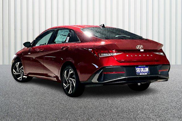 2025 Hyundai Elantra SEL Convenience photo 3