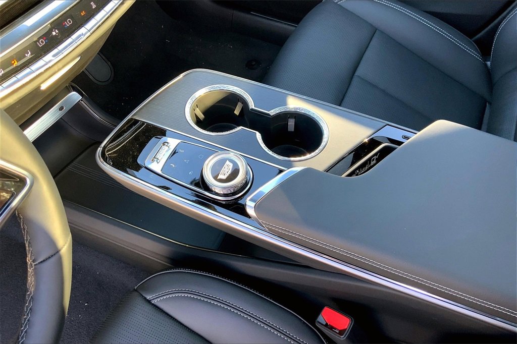 2025 Cadillac Lyriq Luxury photo 10