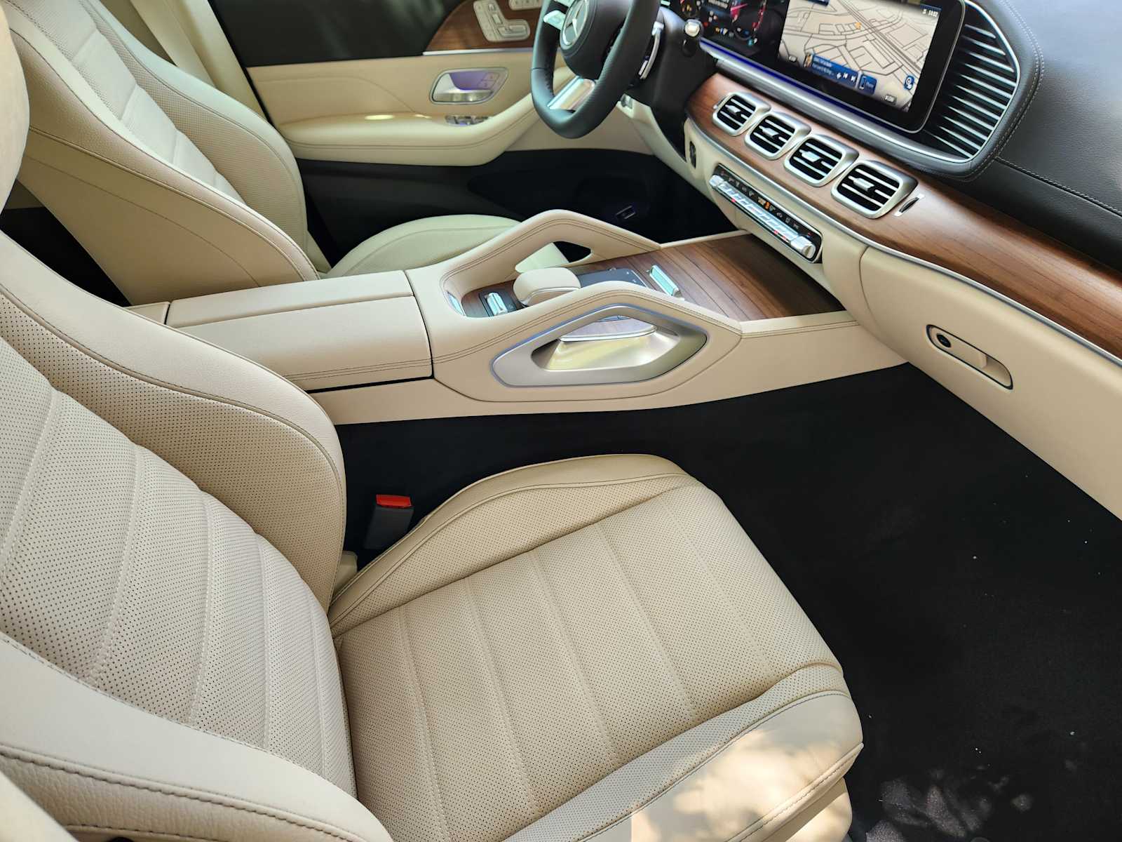 2026 Mercedes Benz GLS 450 4MATIC photo 7