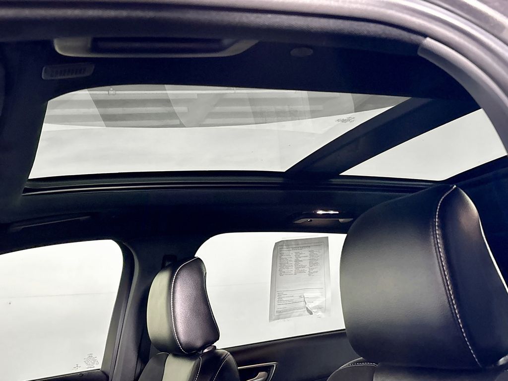 2020 Ford Edge ST photo 16