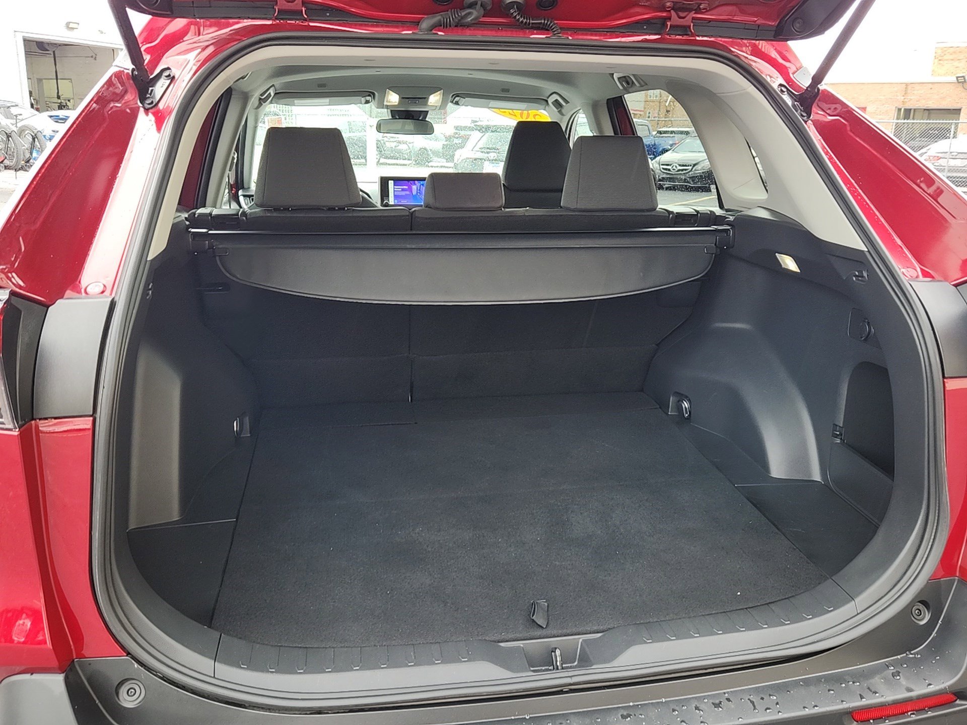 2025 Toyota RAV4 XLE photo 26