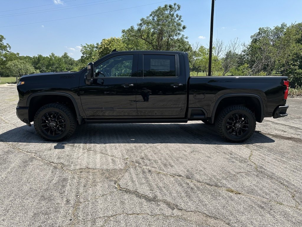 2025 Chevrolet Silverado 2500HD High Country photo 2
