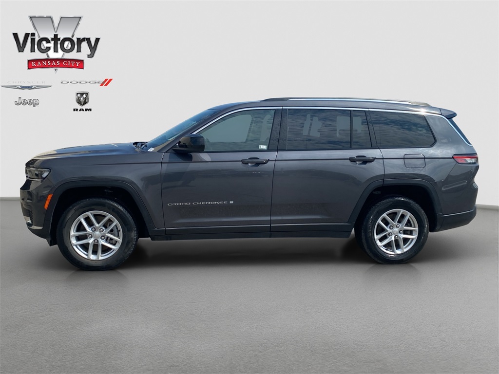 2023 Jeep Grand Cherokee Laredo photo 3