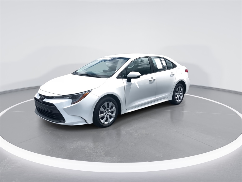 2024 Toyota Corolla LE photo 4
