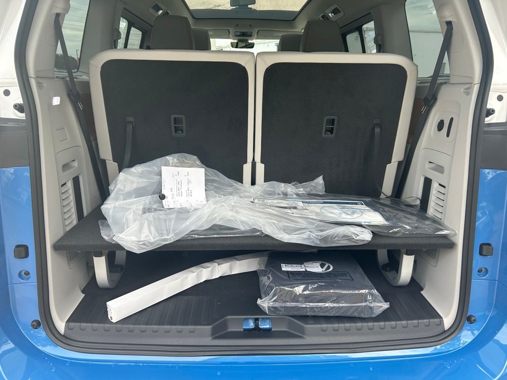 2025 Volkswagen ID. Buzz Pro Plus photo 32