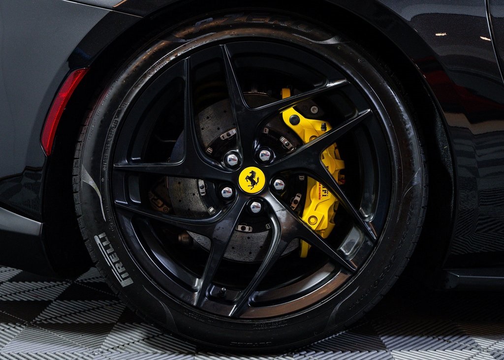 2020 Ferrari 812 Superfast Base photo 7