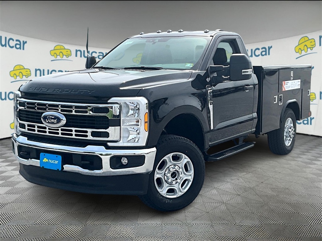 2025 Ford F-350 photo 3