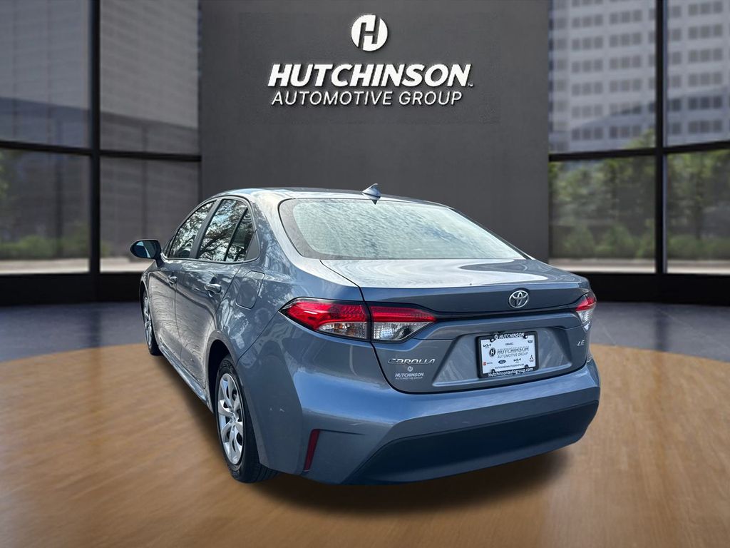 2025 Toyota Corolla LE photo 4