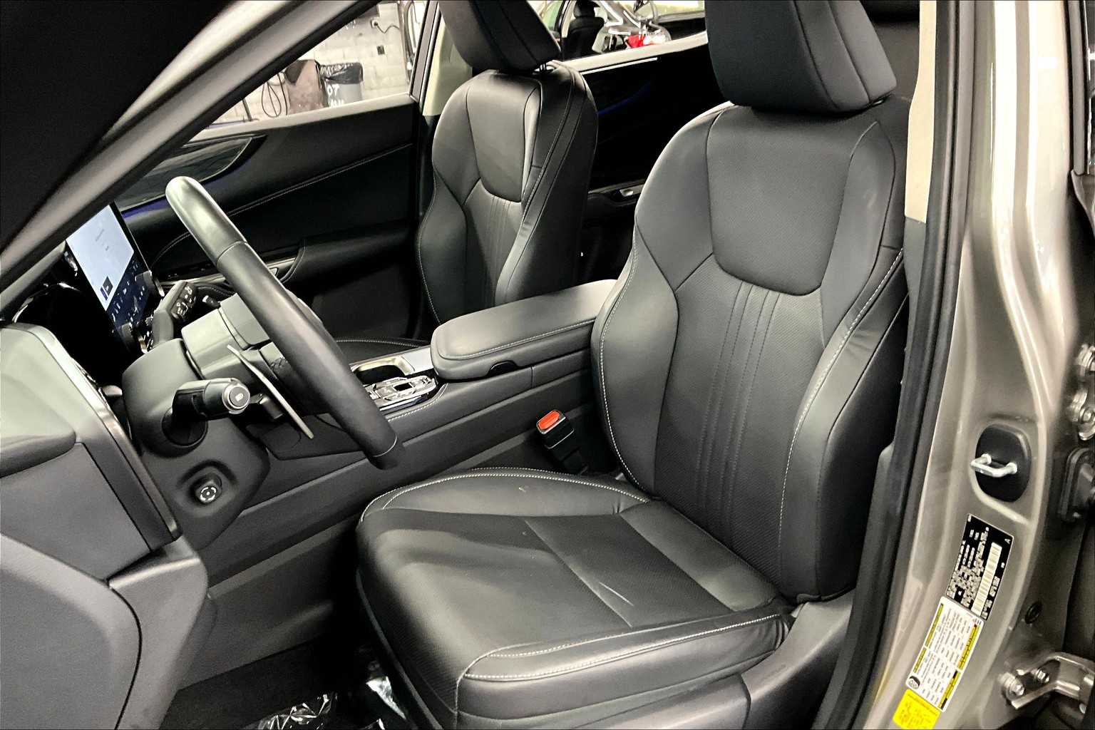 2025 Lexus NX Premium AWD photo 7
