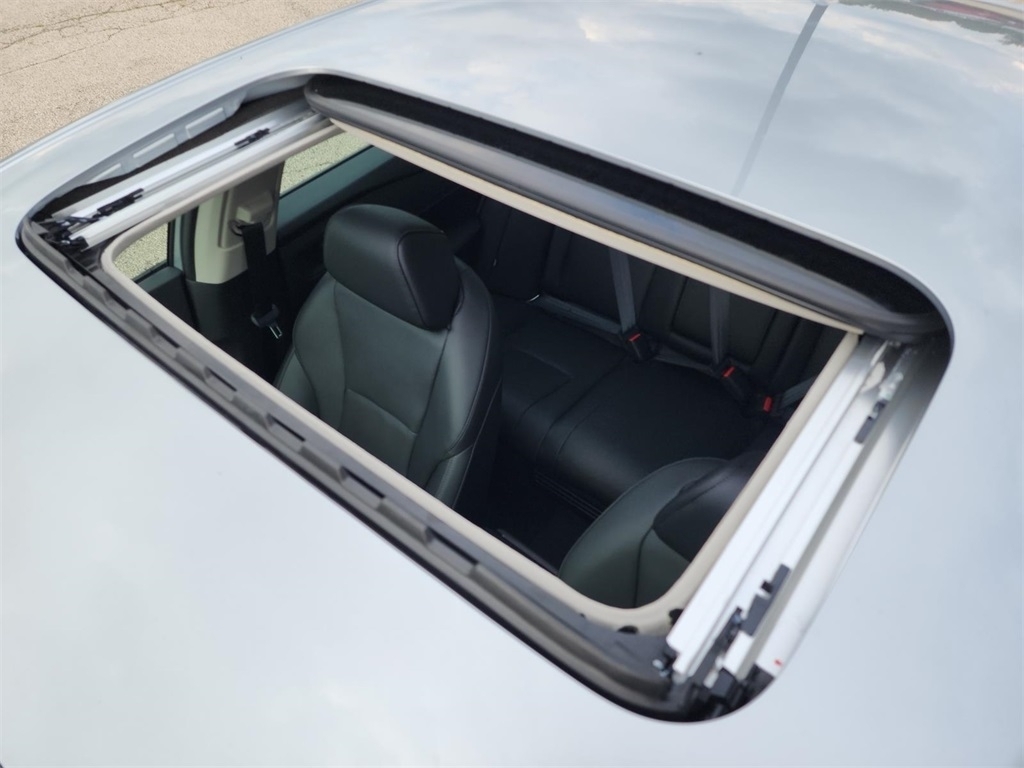 2025 Honda Accord Touring photo 3