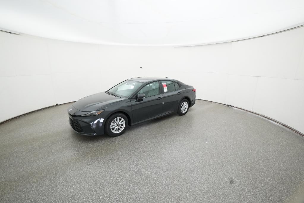 2026 Toyota Camry LE's photo