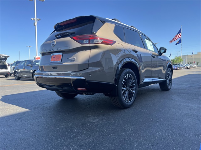 2025 Nissan Rogue Platinum photo 2