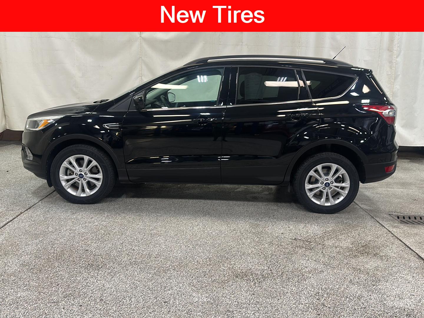 Used 2018 Ford Escape SE with VIN 1FMCU9GD4JUA44104 for sale in Waconia, Minnesota