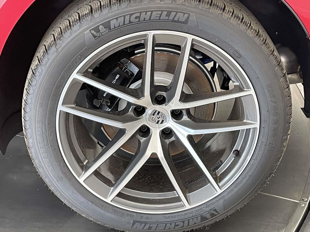 2025 Porsche Macan Base photo 12