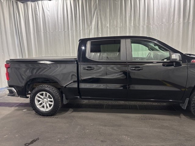 2021 Chevrolet Silverado 1500 LT photo 2