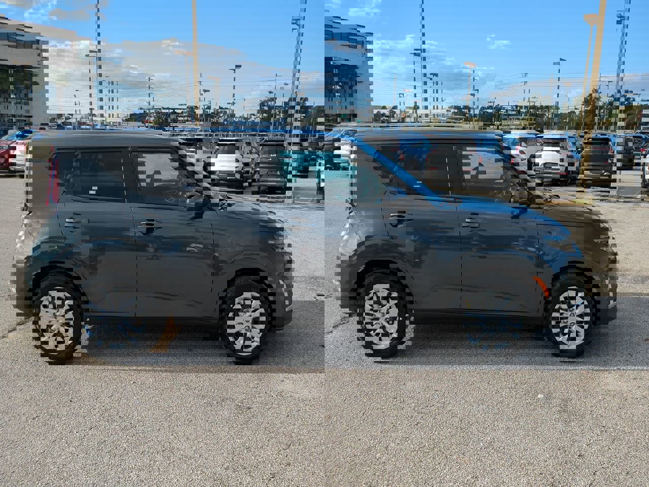 2025 Kia Soul LX photo 2